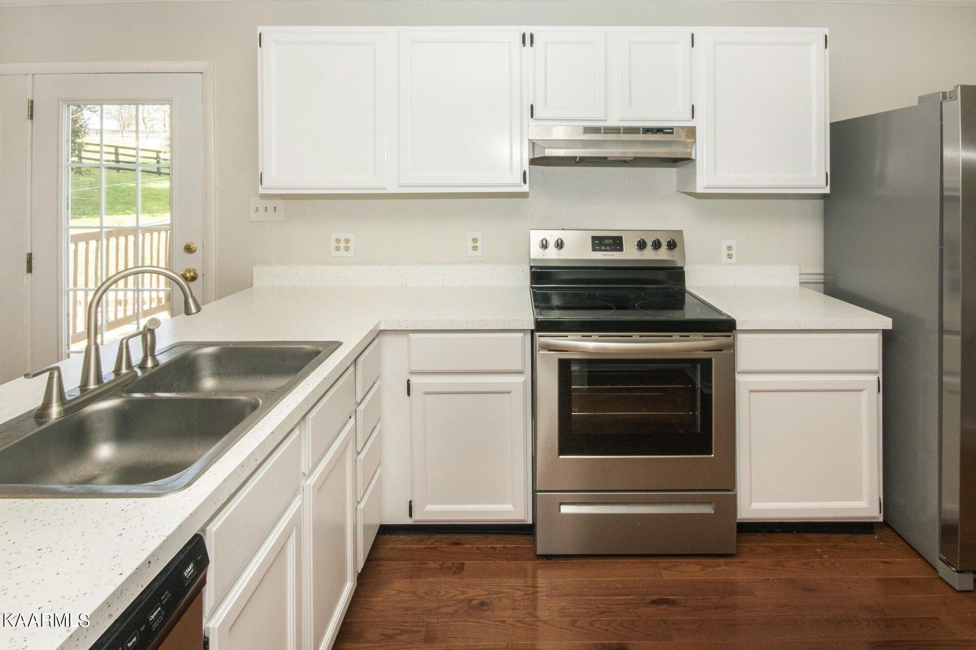 Wood Harbour Rd, Knoxville, TN 37934