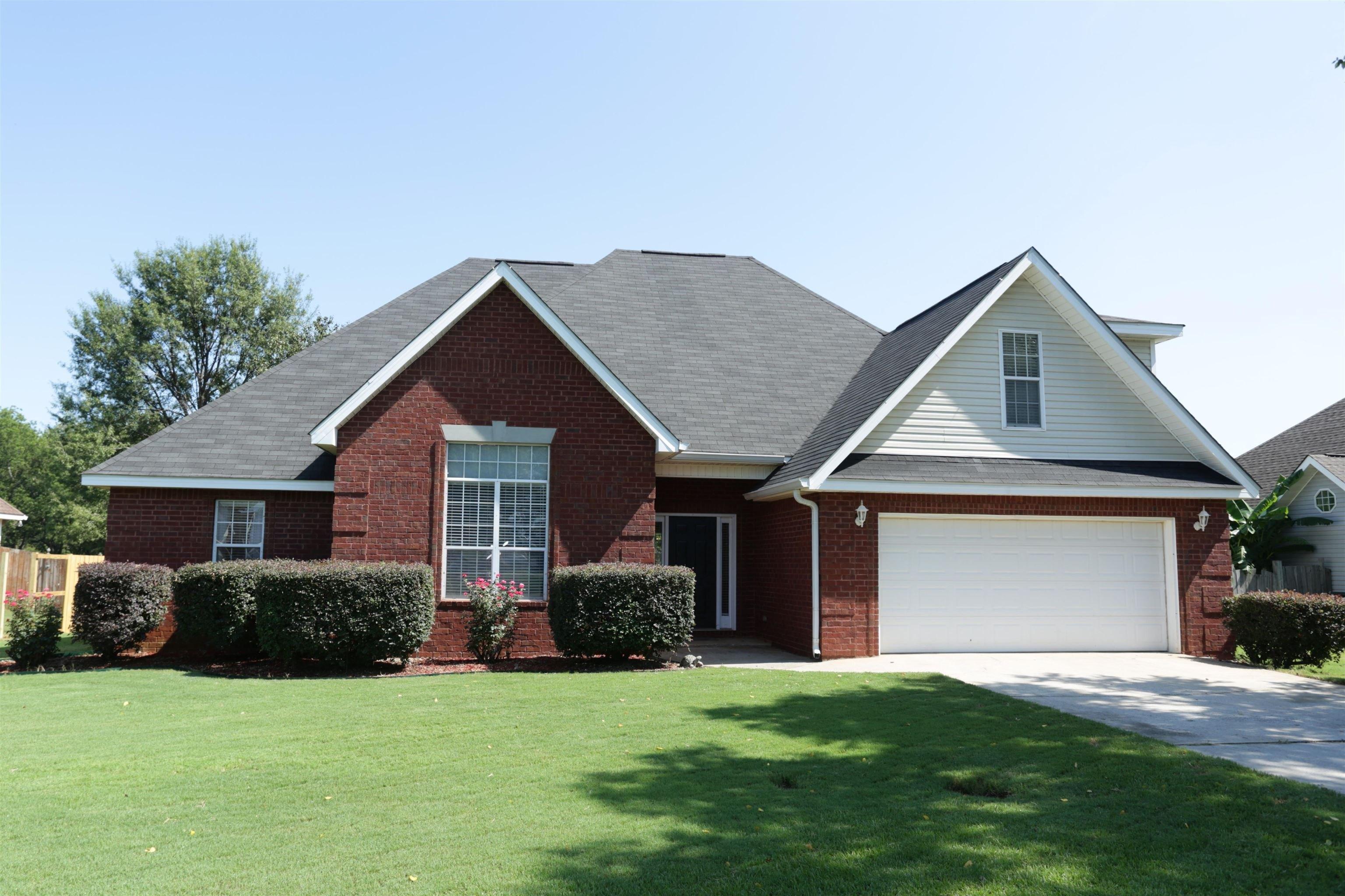 Thornblade Dr, Warner Robins, GA 31088