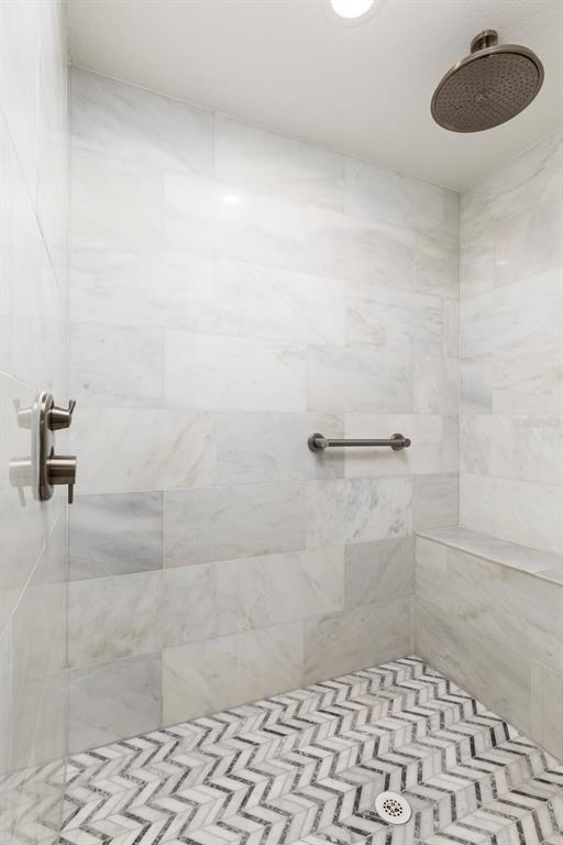 Versailles Dr, Tampa, FL 33634