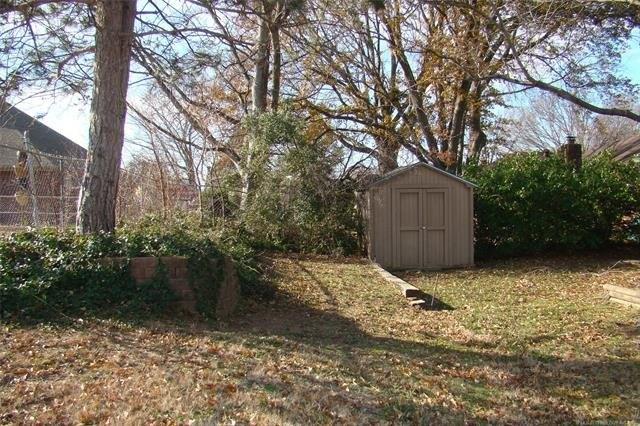 Se Barlow Dr, Bartlesville, OK 74006