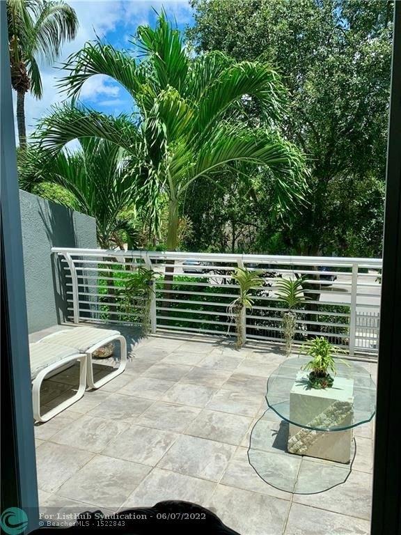 Ne 28th St, Wilton Manors, FL 33334