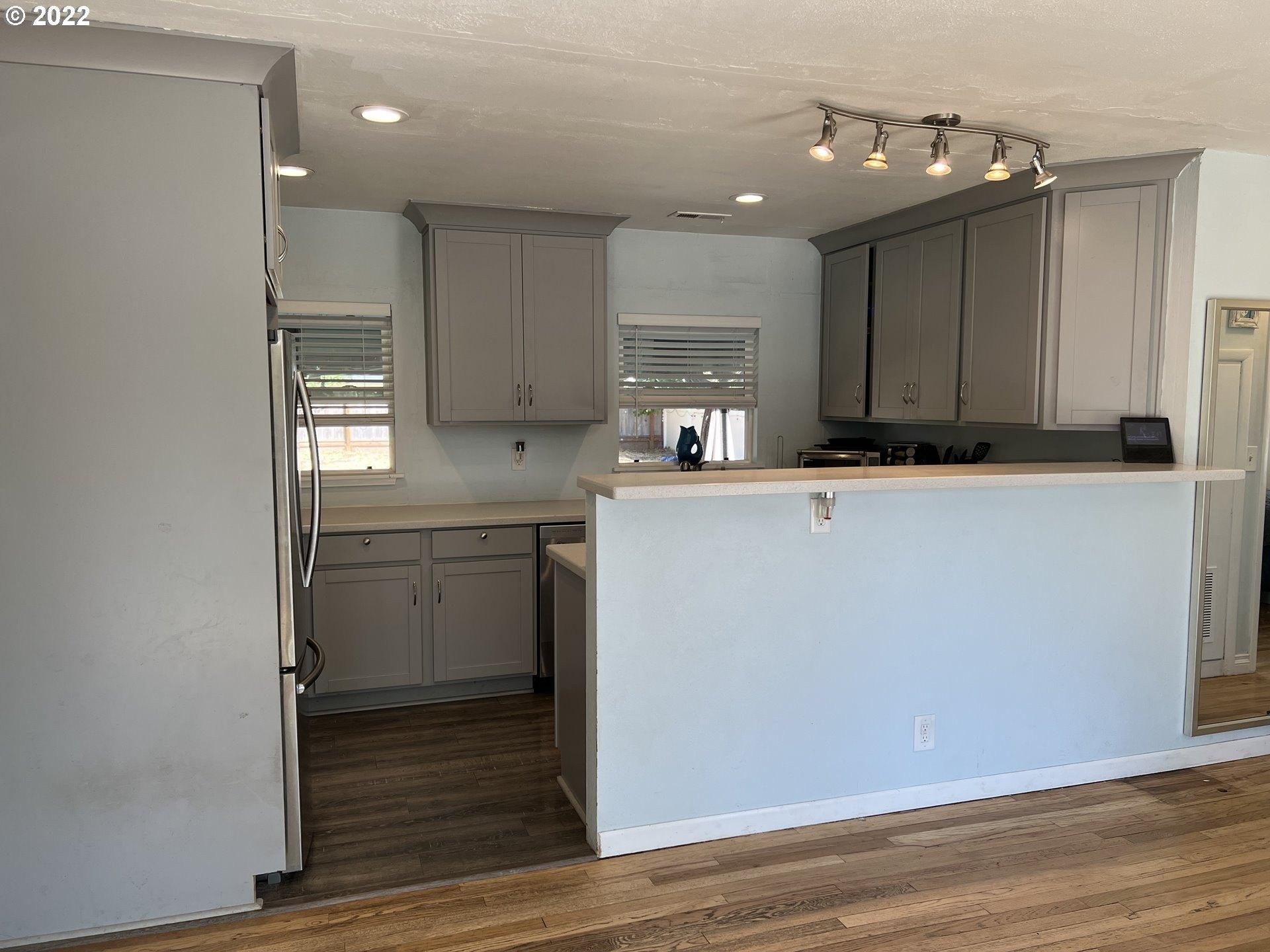 E 2nd St, Newberg, OR 97132