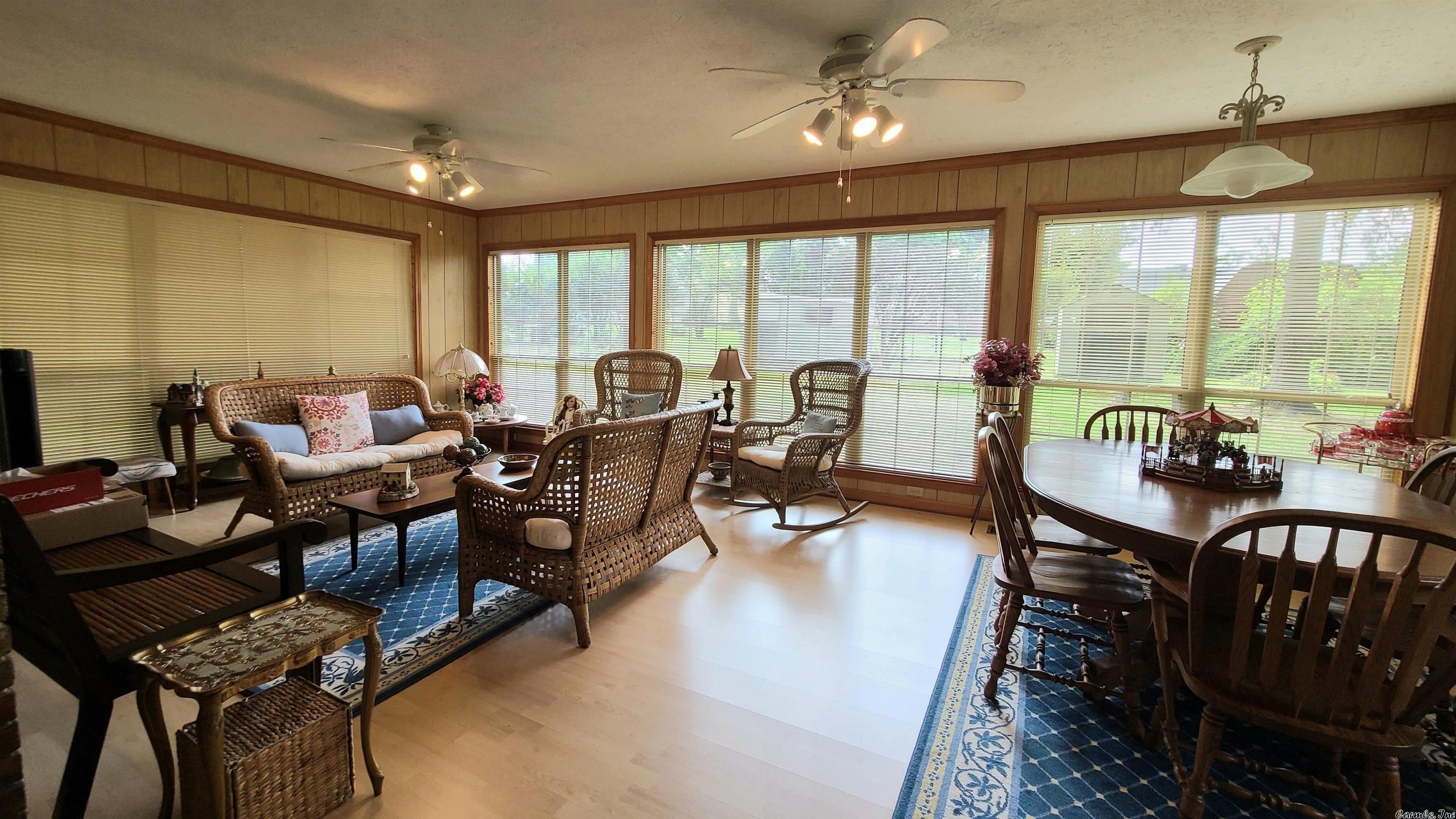 N Walnut Rd, North Little Rock, AR 72116