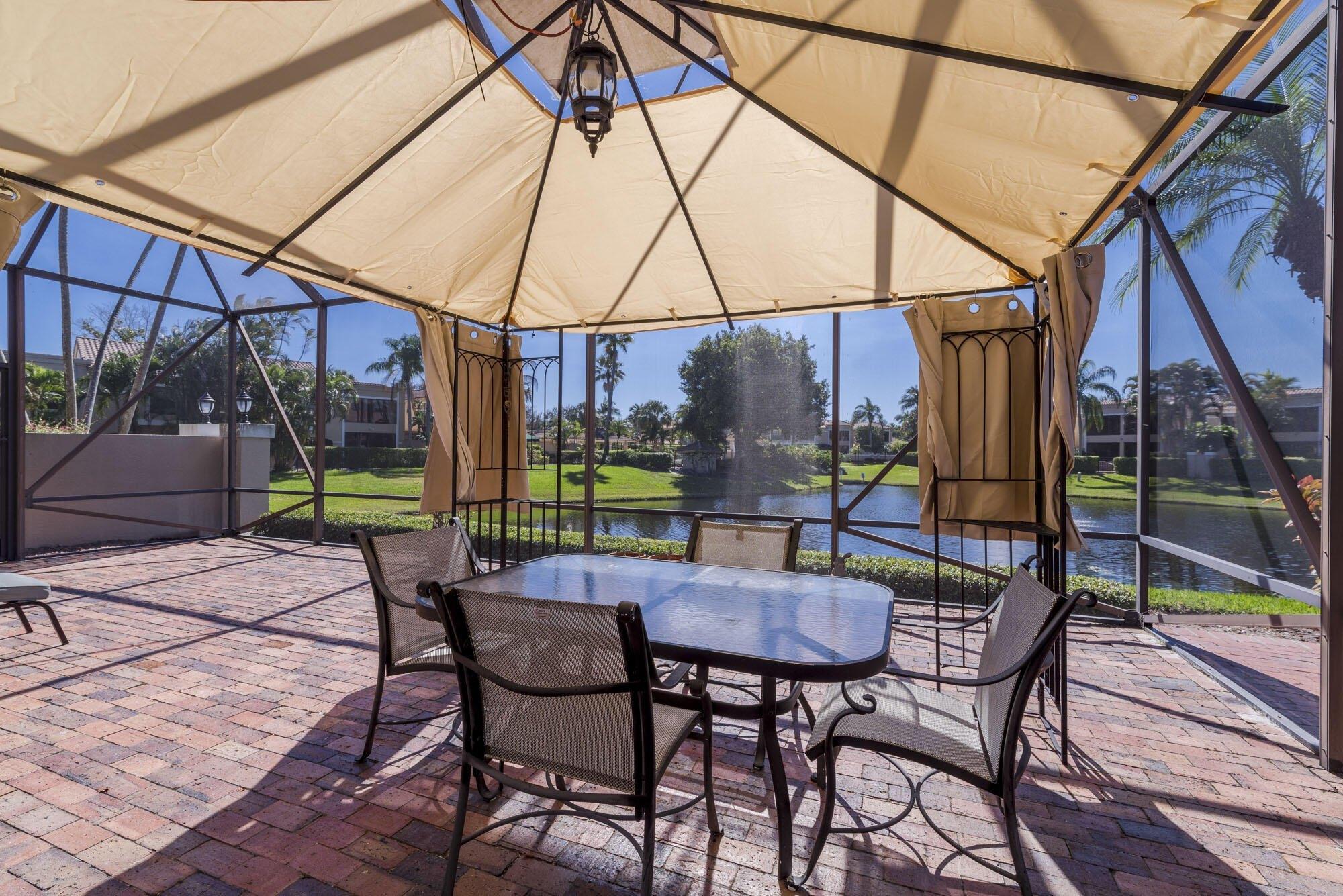 Caravelle Cir, Boca Raton, FL 33433