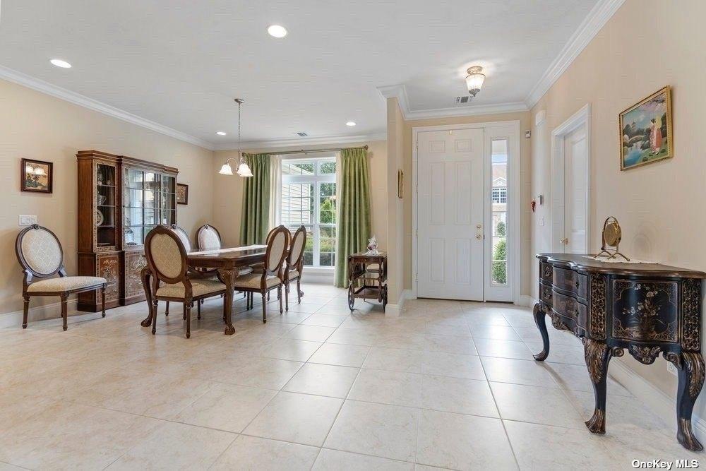 Hamlet Woods Dr, Saint James, NY 11780