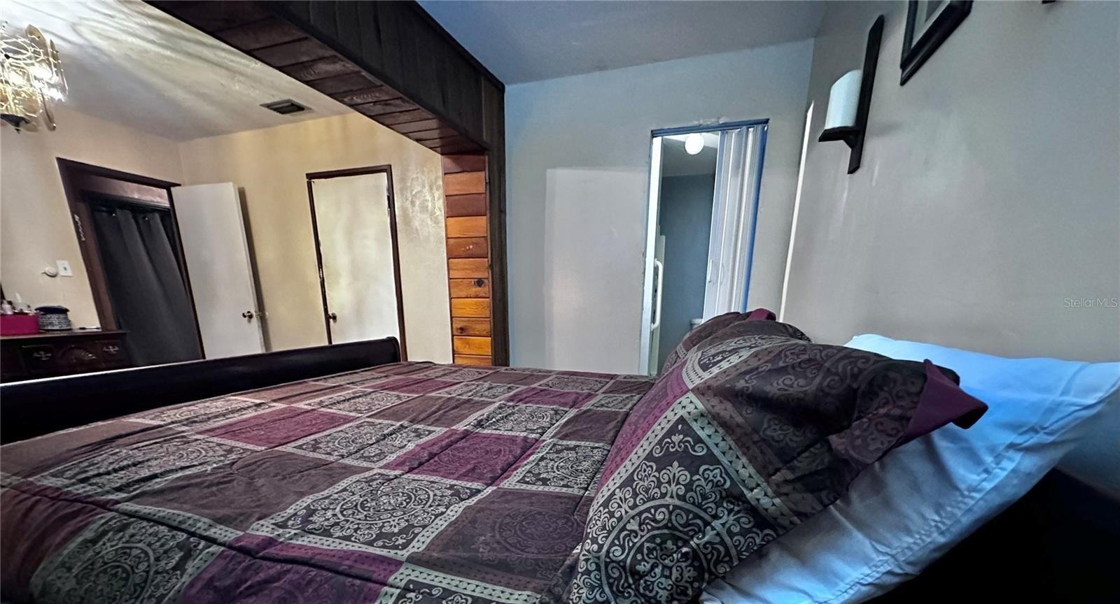 W Wallace Ave, Tampa, FL 33611