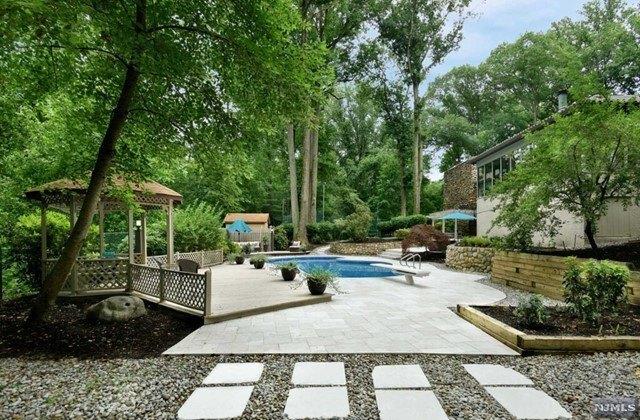 Winding Dr, Cherry Hill, NJ 08003