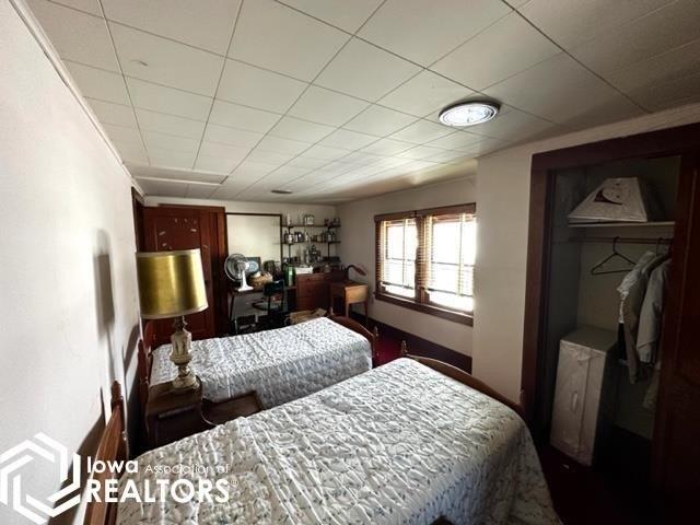 1st St Nw, Mason City, IA 50401
