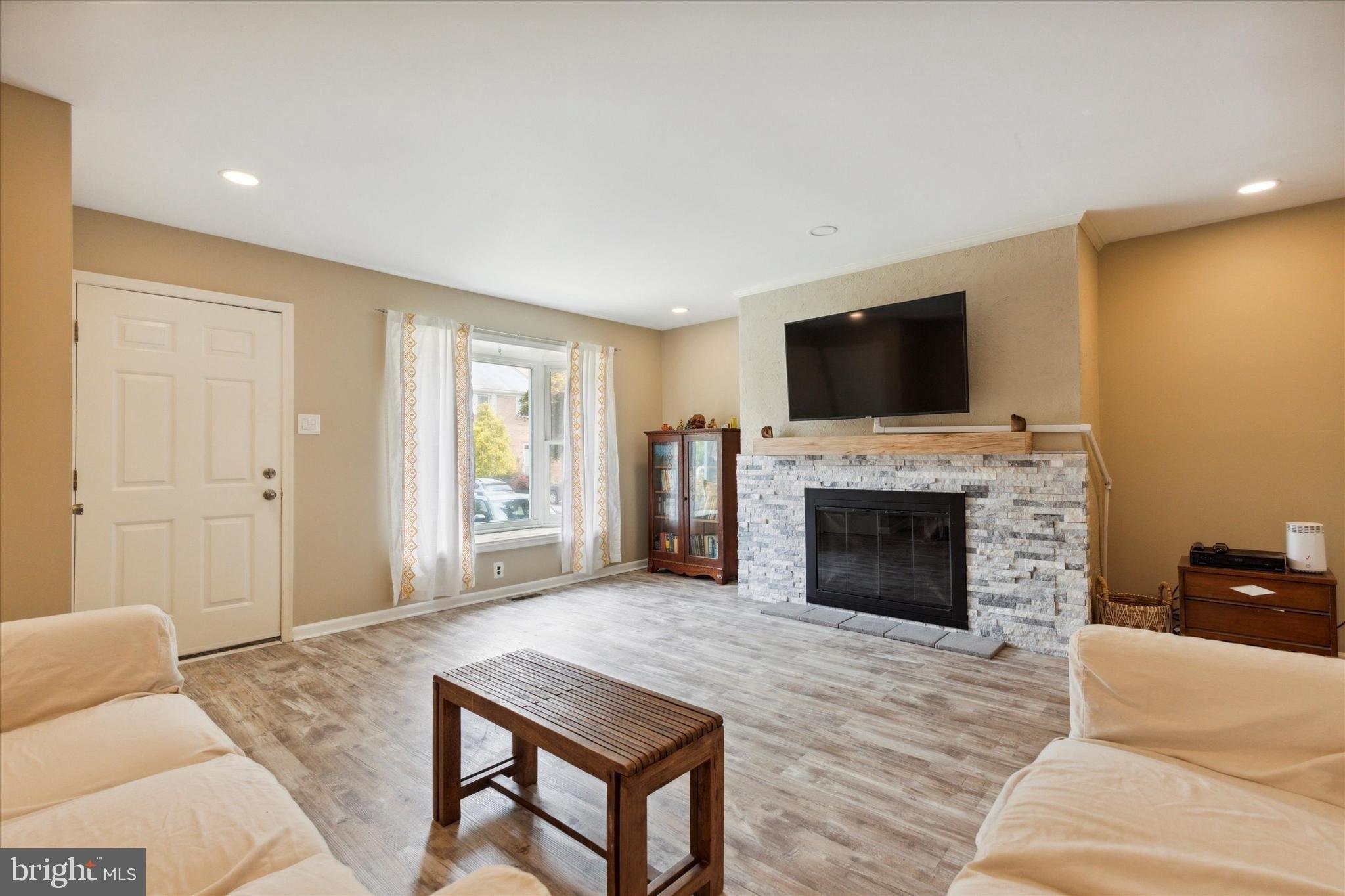 Gatehouse Ln, Doylestown, PA 18901