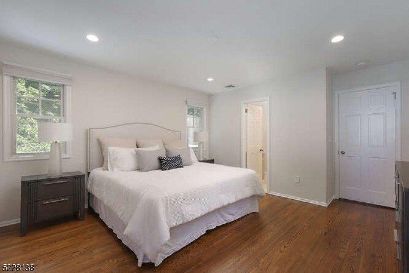 Ridge Dr, Berkeley Heights, NJ 07922