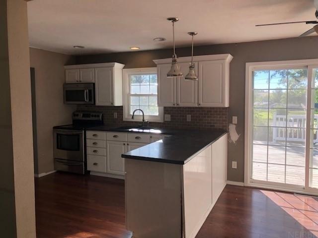 Sunset Dr, Belle Plaine, IA 52208