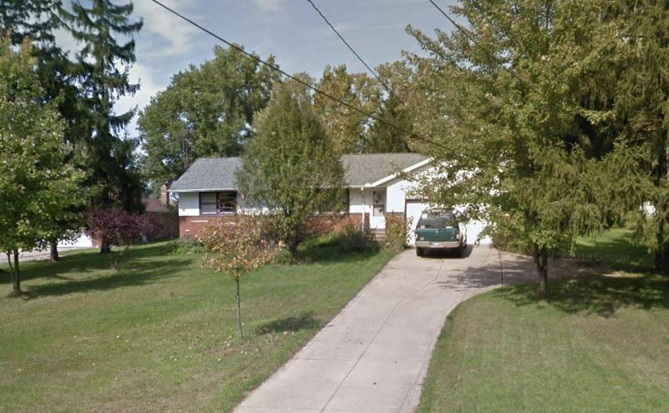 Meadowlane Rd, Seven Hills, OH 44131