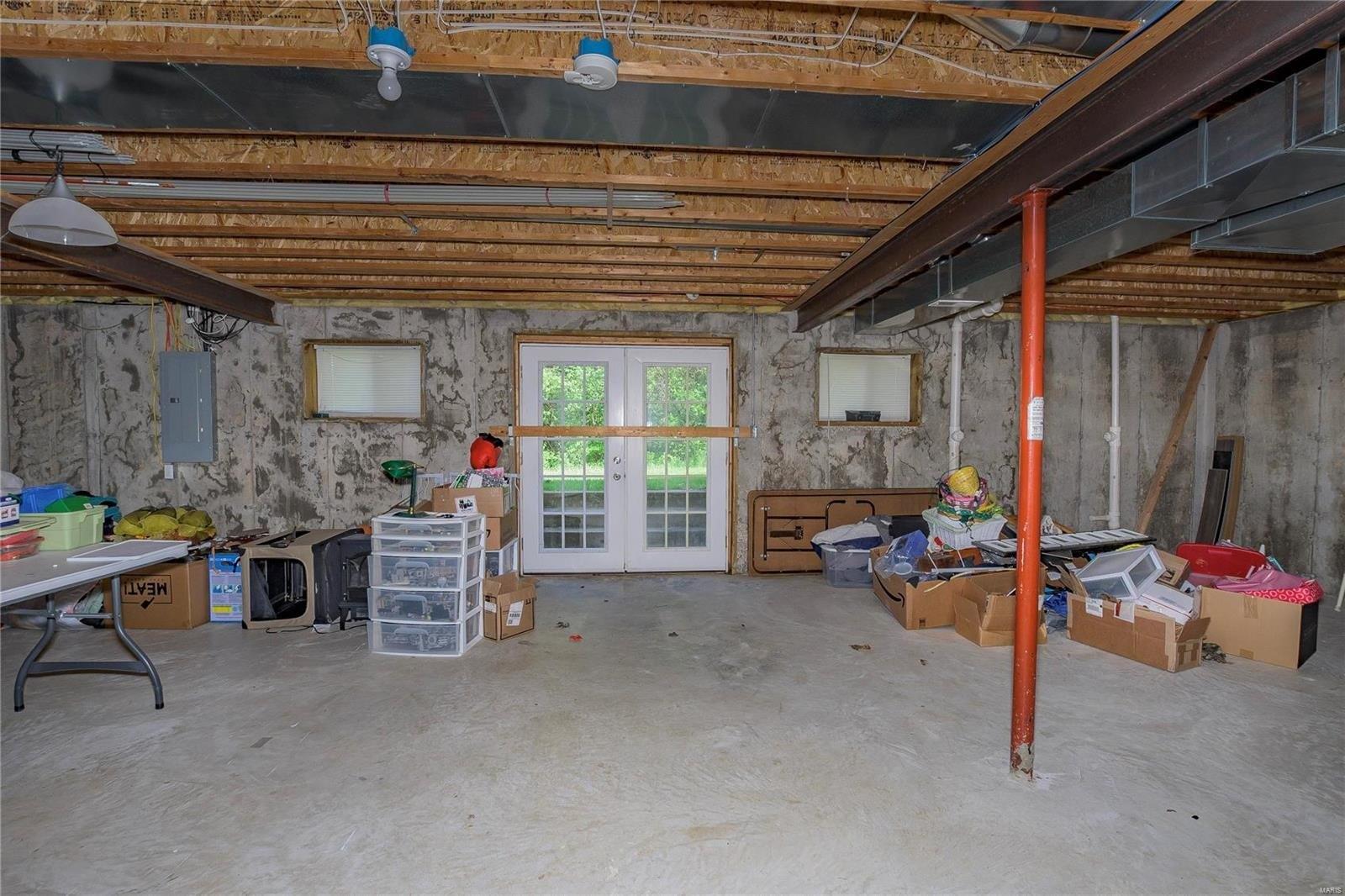 Barry Pl, De Soto, MO 63020