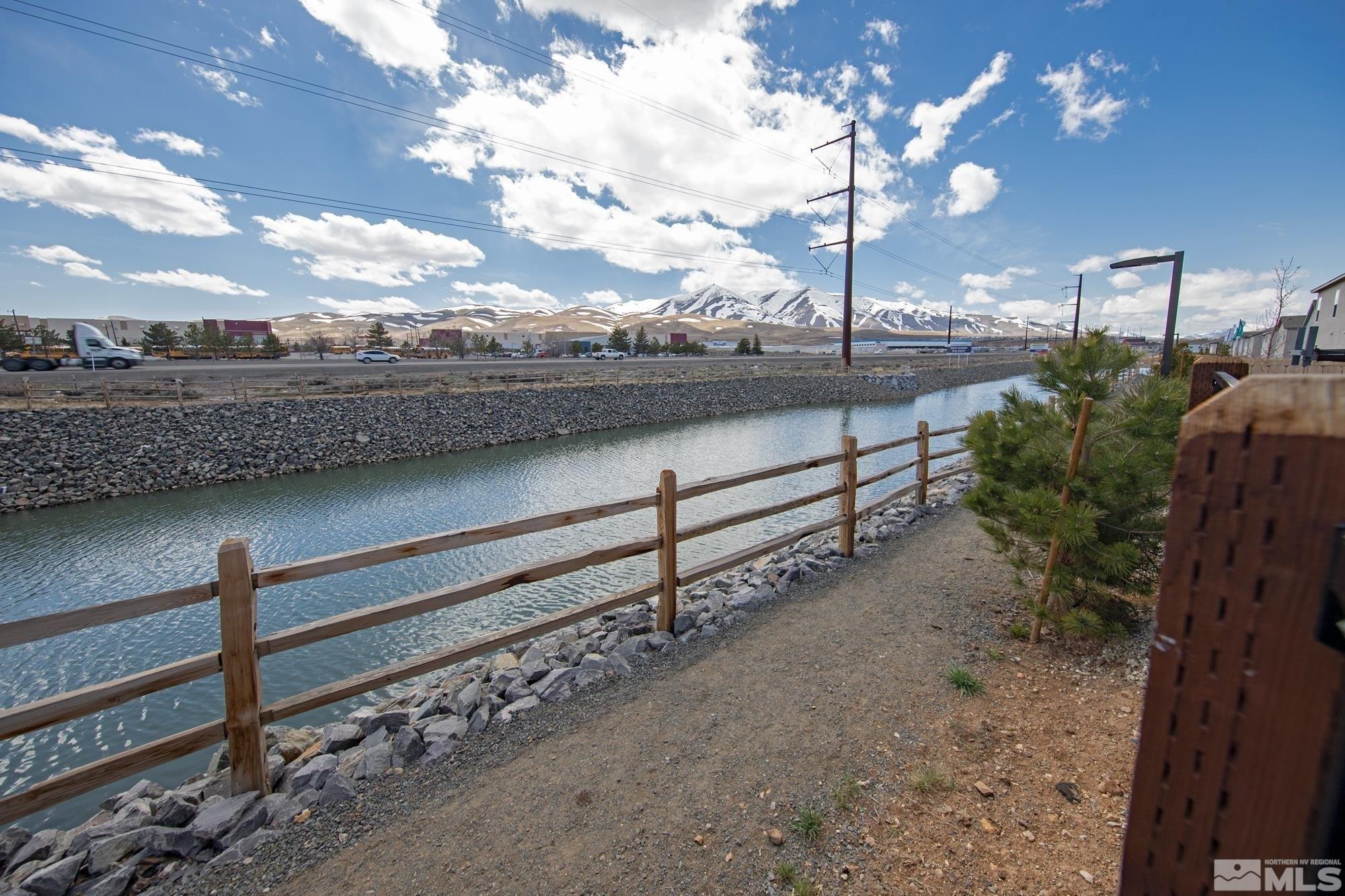 Wolf Moon Dr, Reno, NV 89506