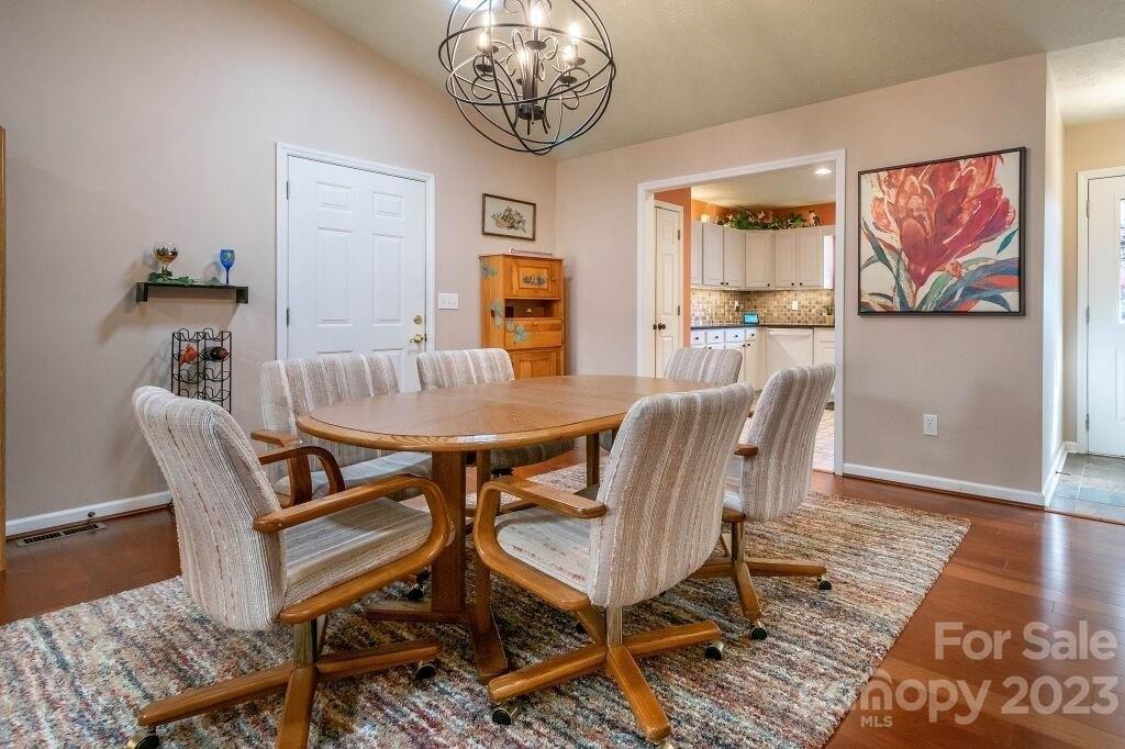 High Quarry Rd, Hendersonville, NC 28791