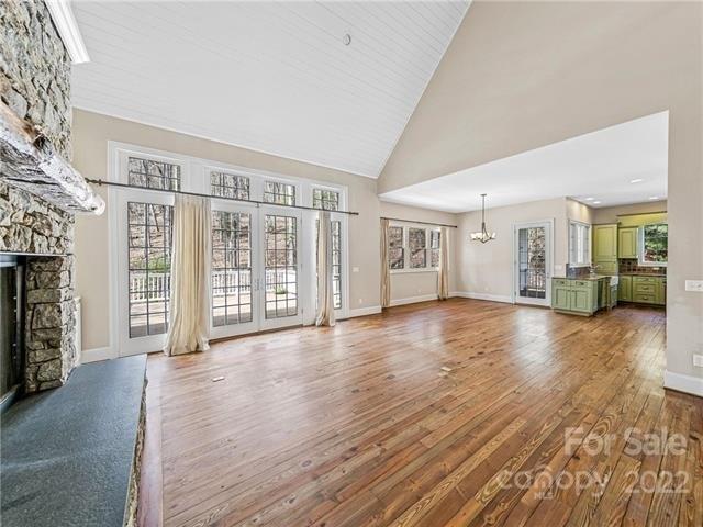 Bearberry Ln, Asheville, NC 28803