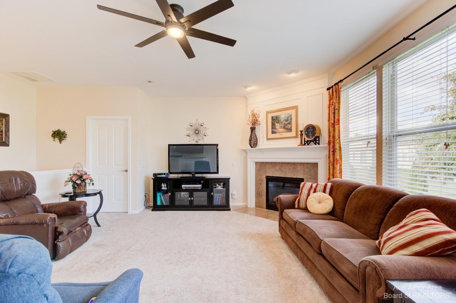 Natalie Dr, Ypsilanti, MI 48197