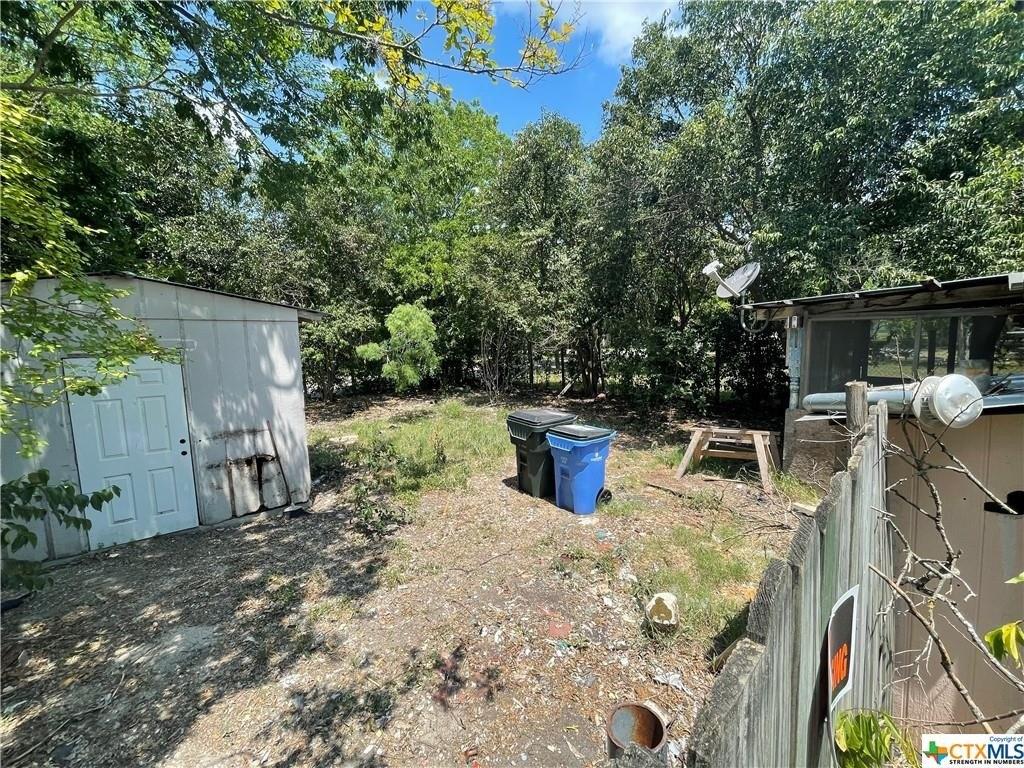 N Bauer St, Seguin, TX 78155