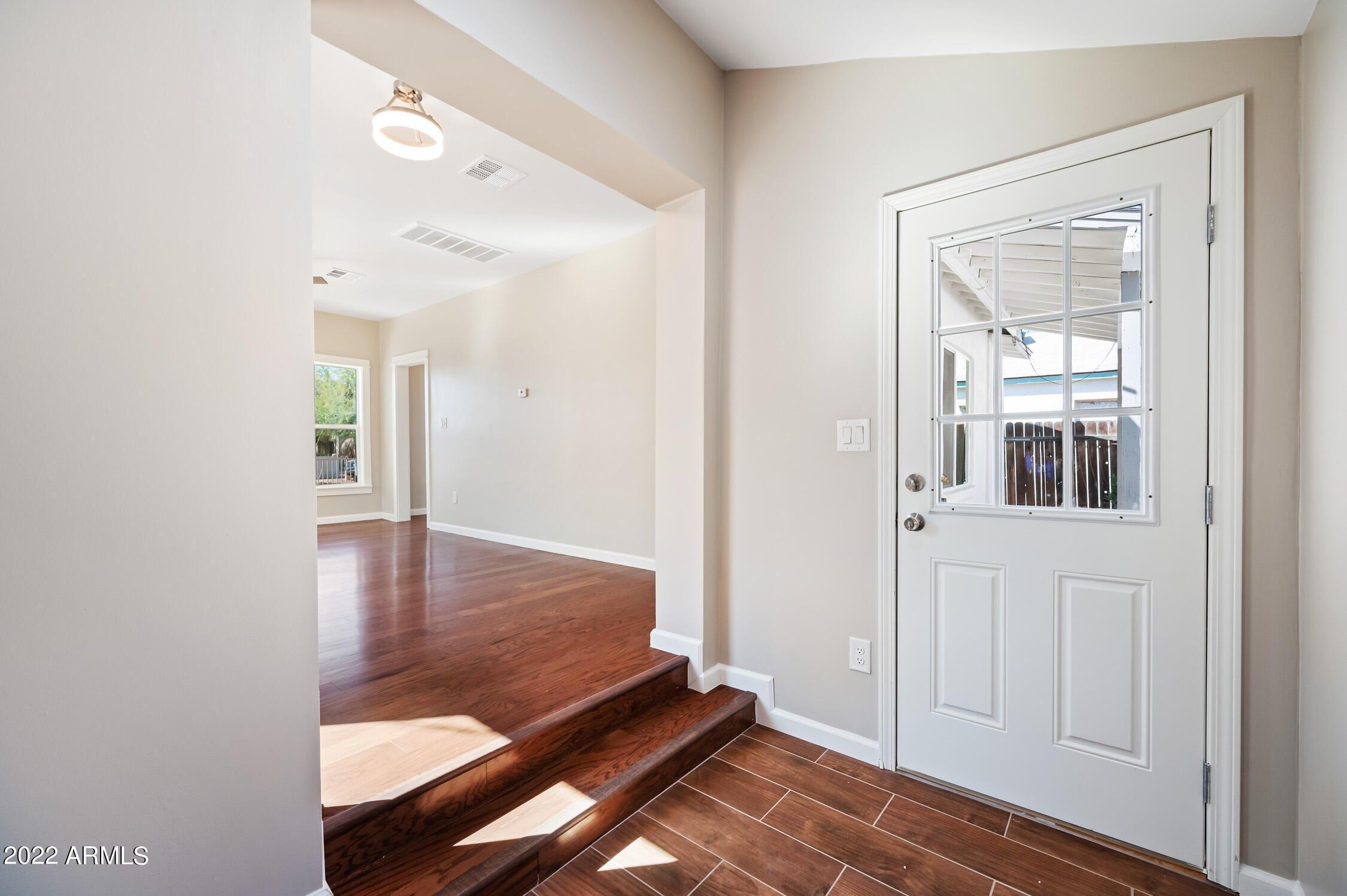 N 11th Ave, Phoenix, AZ 85007