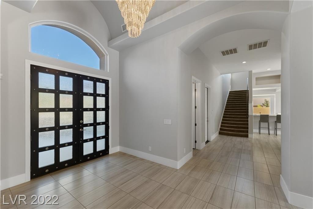 Willow Heights Dr, Las Vegas, NV 89135