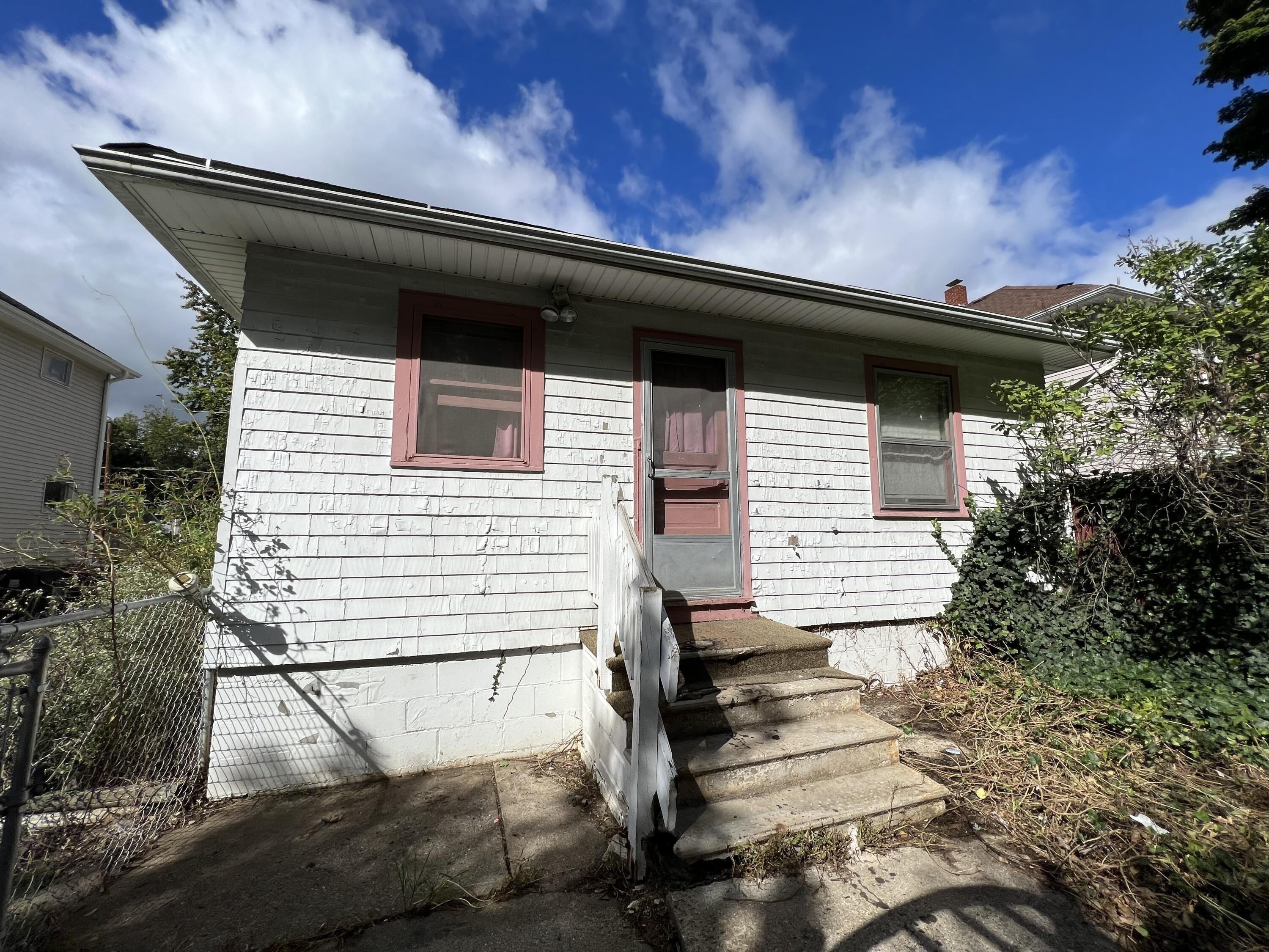 N Thompson St, Jackson, MI 49202