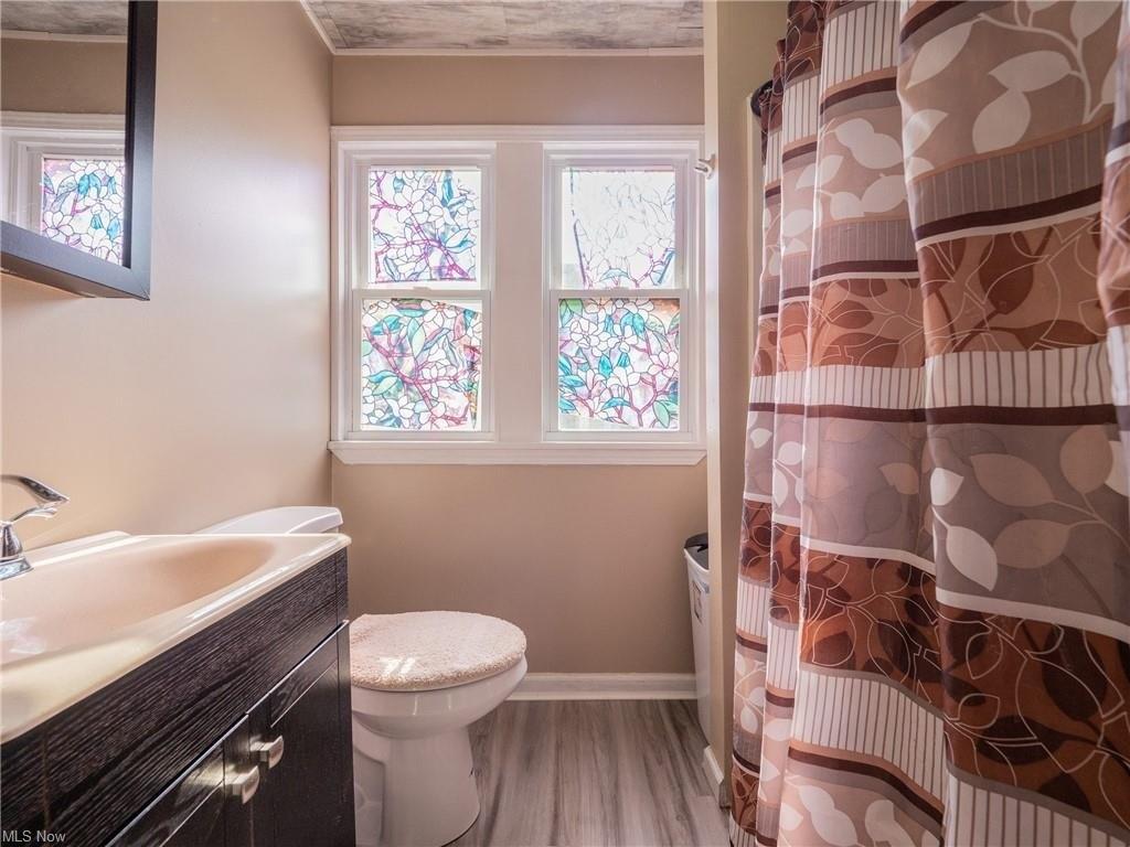 W 9th St, Lorain, OH 44052