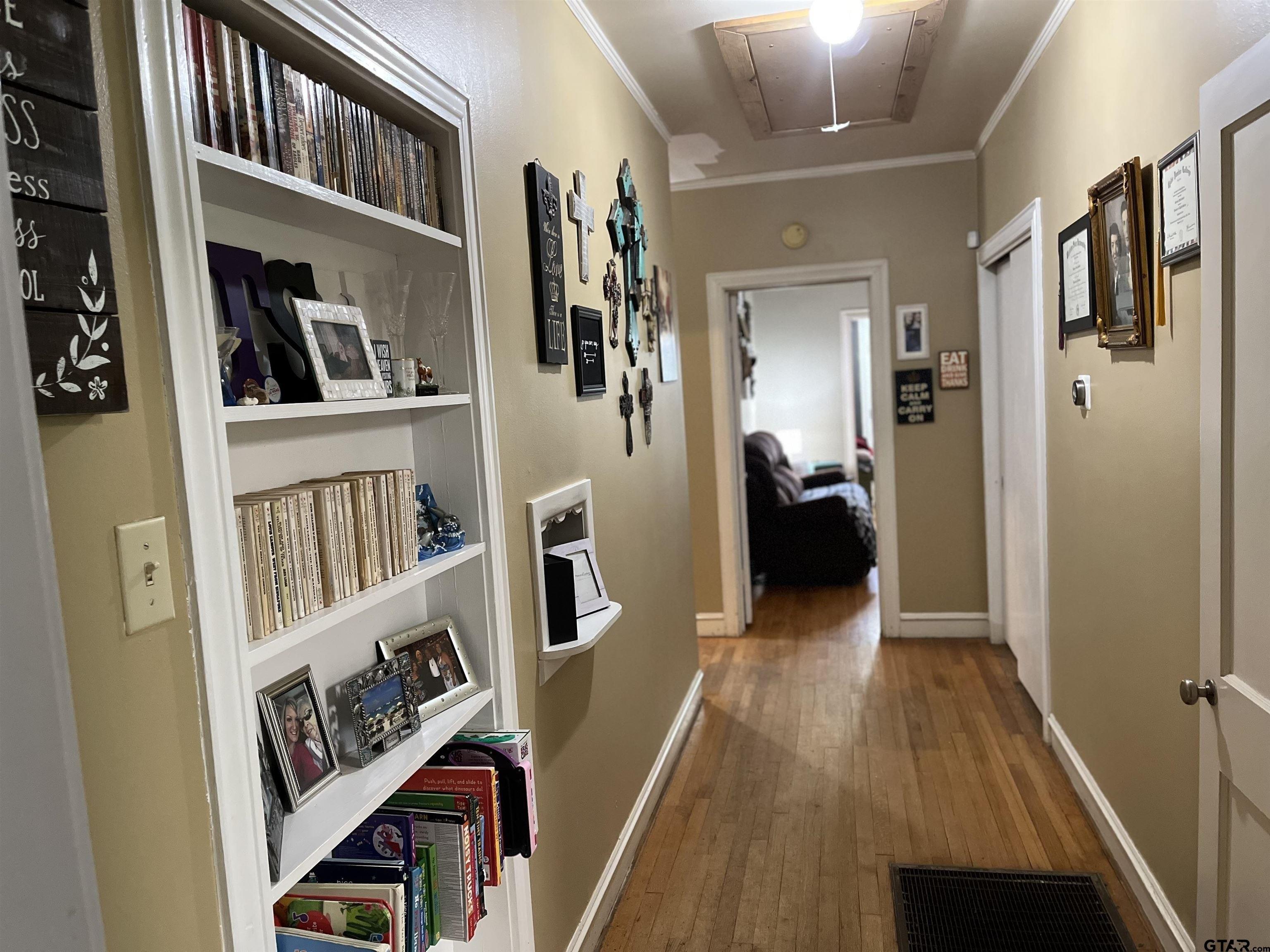 Smith St, Henderson, TX 75654
