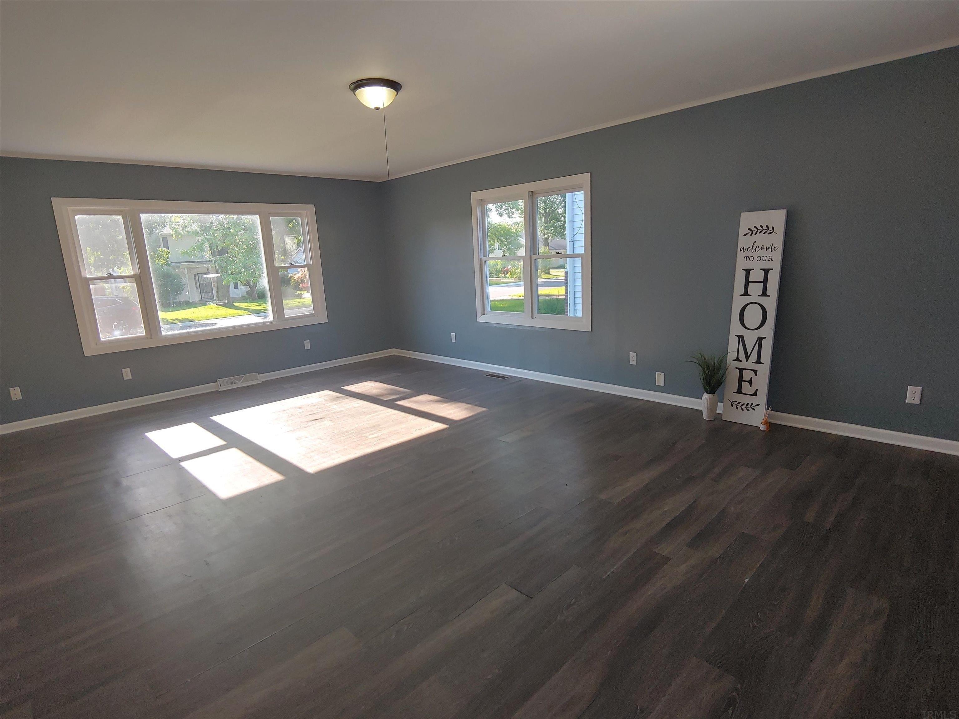 White Oak Ave, Fort Wayne, IN 46805
