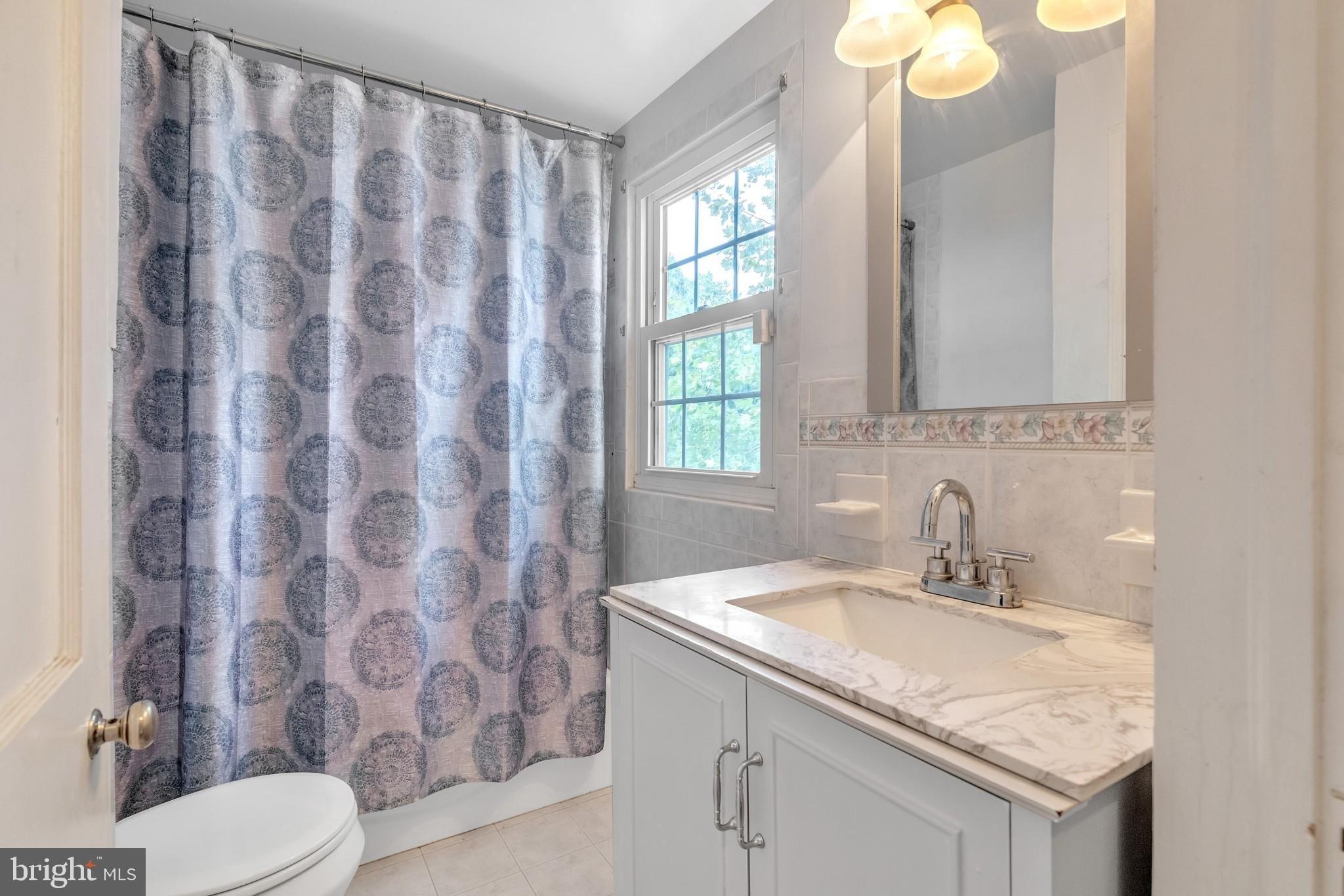 Hollinshed Ave, Pennsauken, NJ 08110