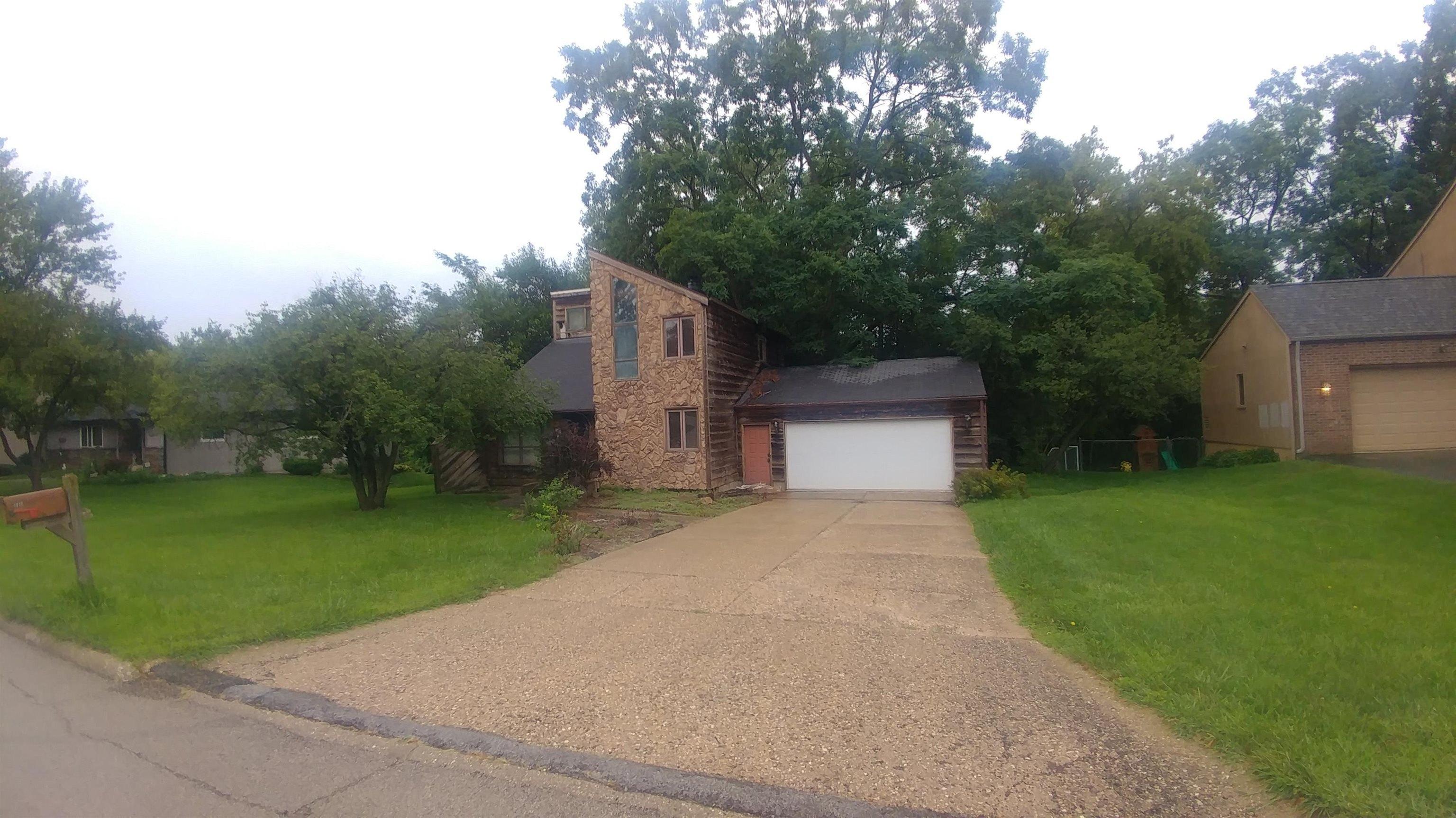 Eaton Dr, Rockford, IL 61114