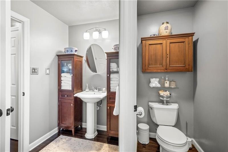 Greenfield Dr, Canonsburg, PA 15317