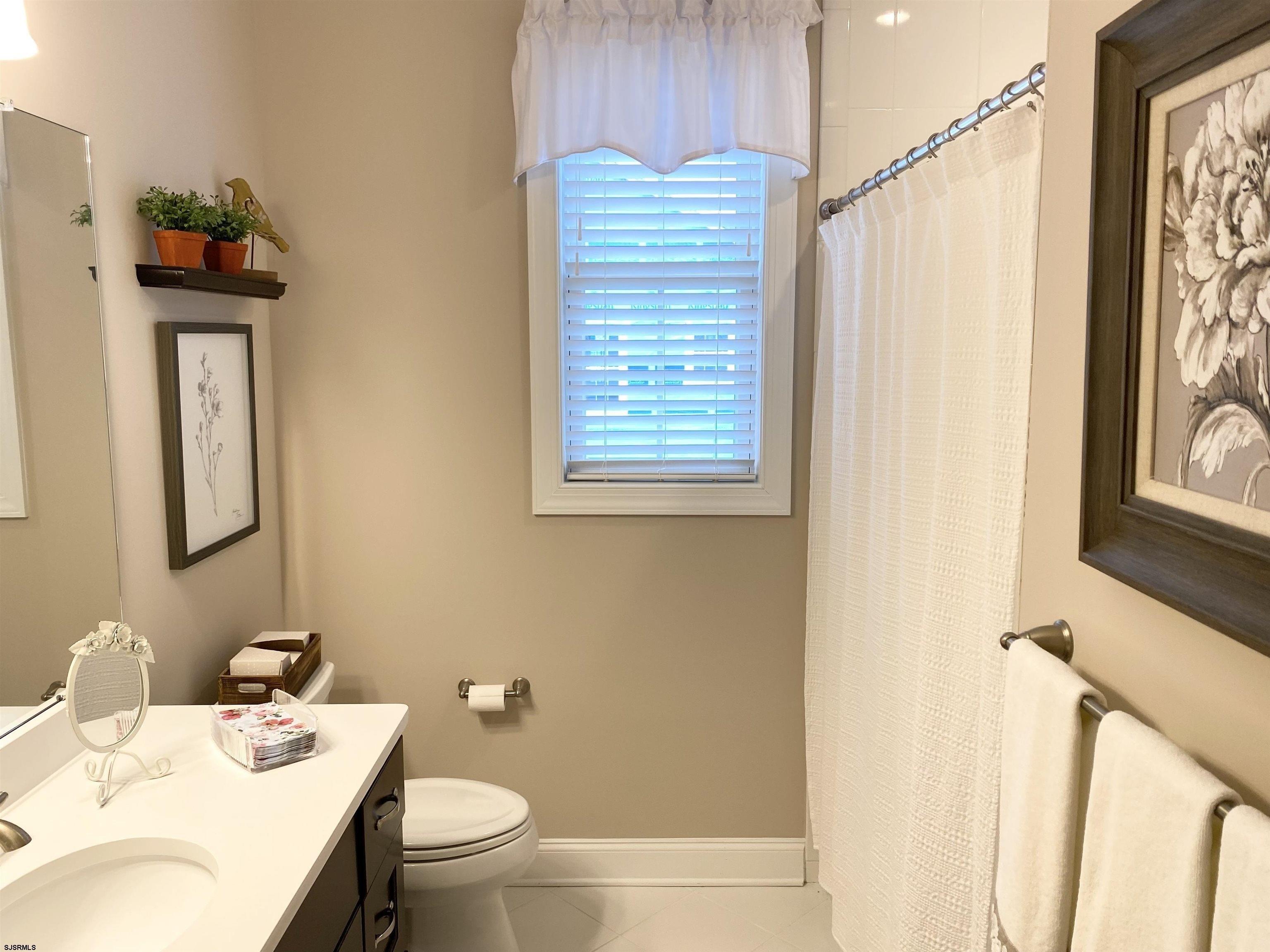 Glen Dornoch Ln, Egg Harbor Township, NJ 08234