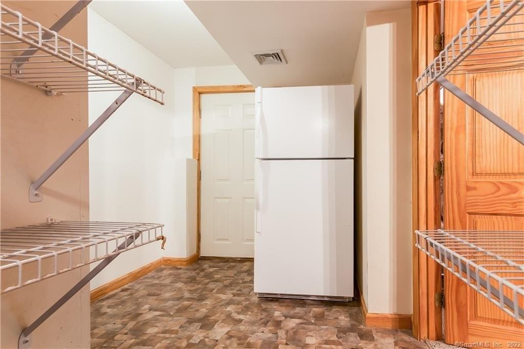 Edwards Rd, Bethany, CT 06524