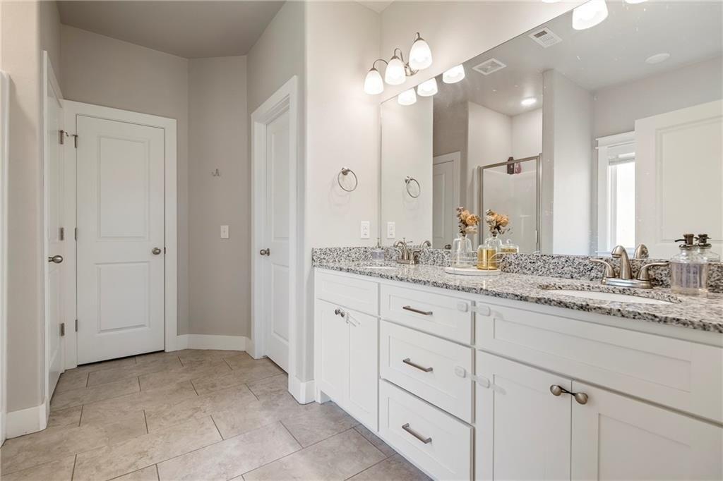 Cassia St, Tontitown, AR 72762