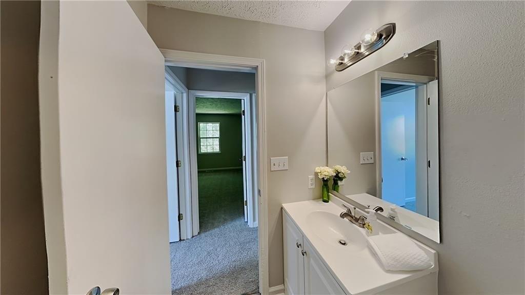 Lauren Dr, Indianapolis, IN 46235