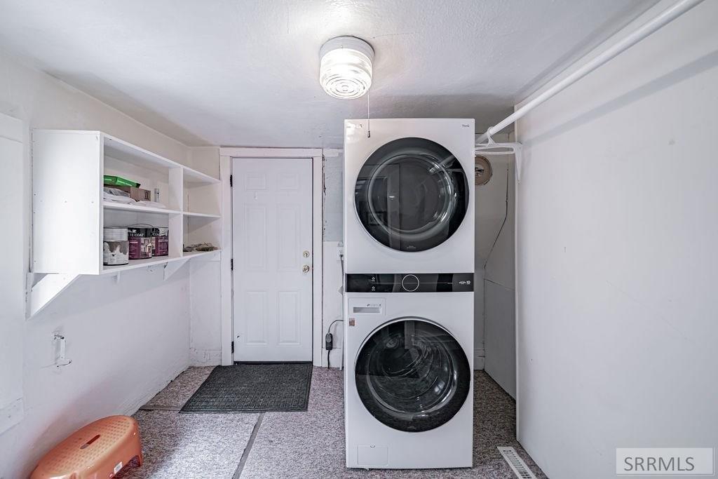 N Bridge St, Saint Anthony, ID 83445