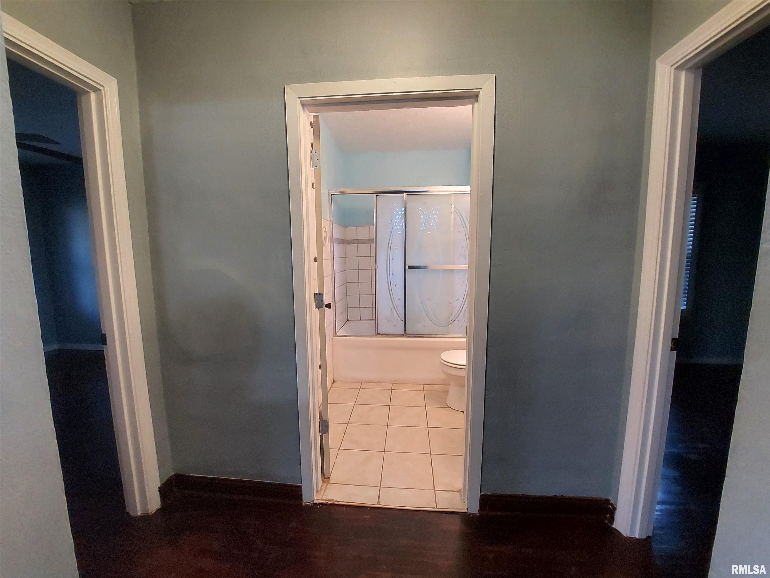 Ne Perry Ave, Peoria, IL 61603