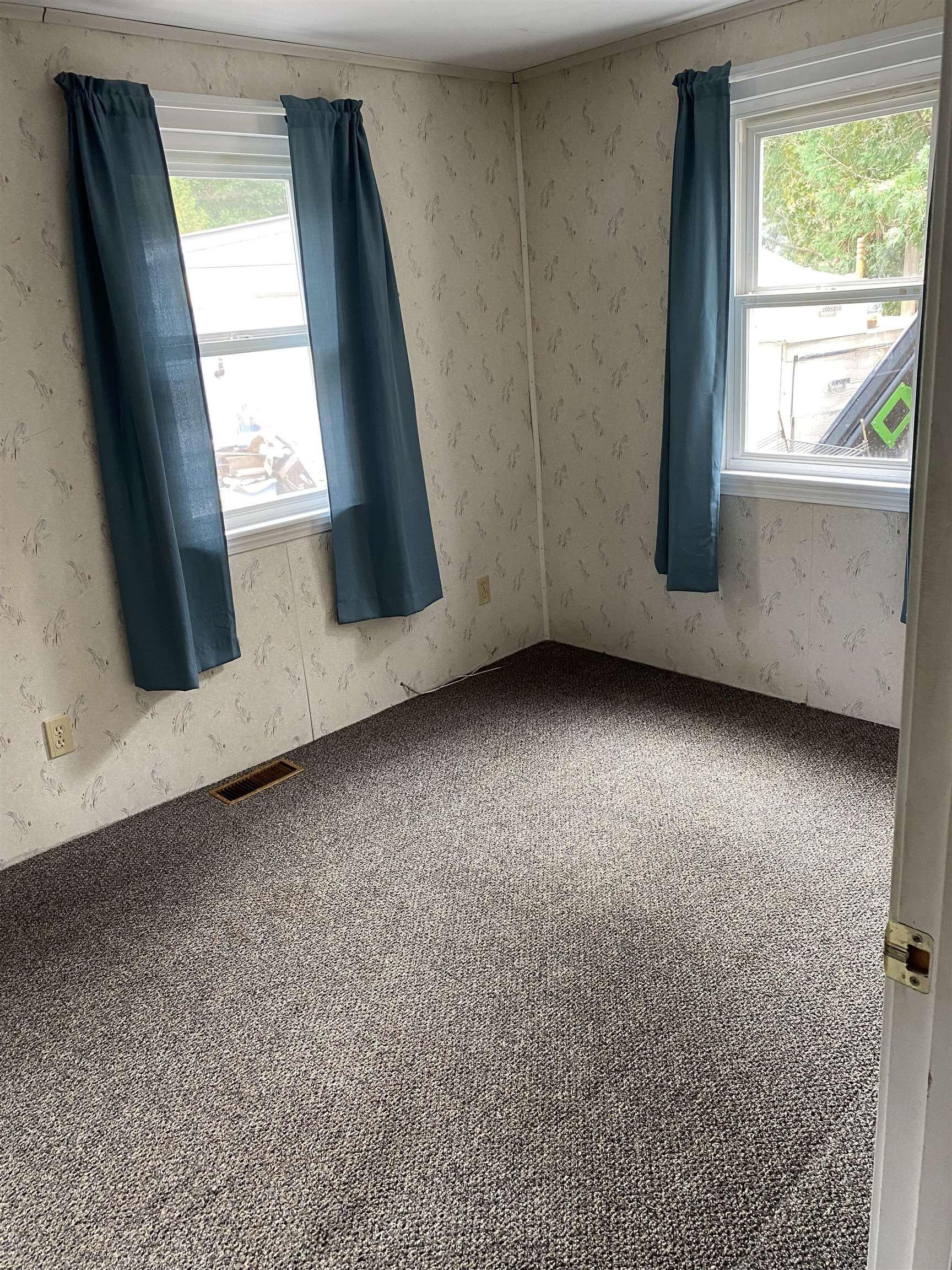 Grandview St, Claremont, NH 03743