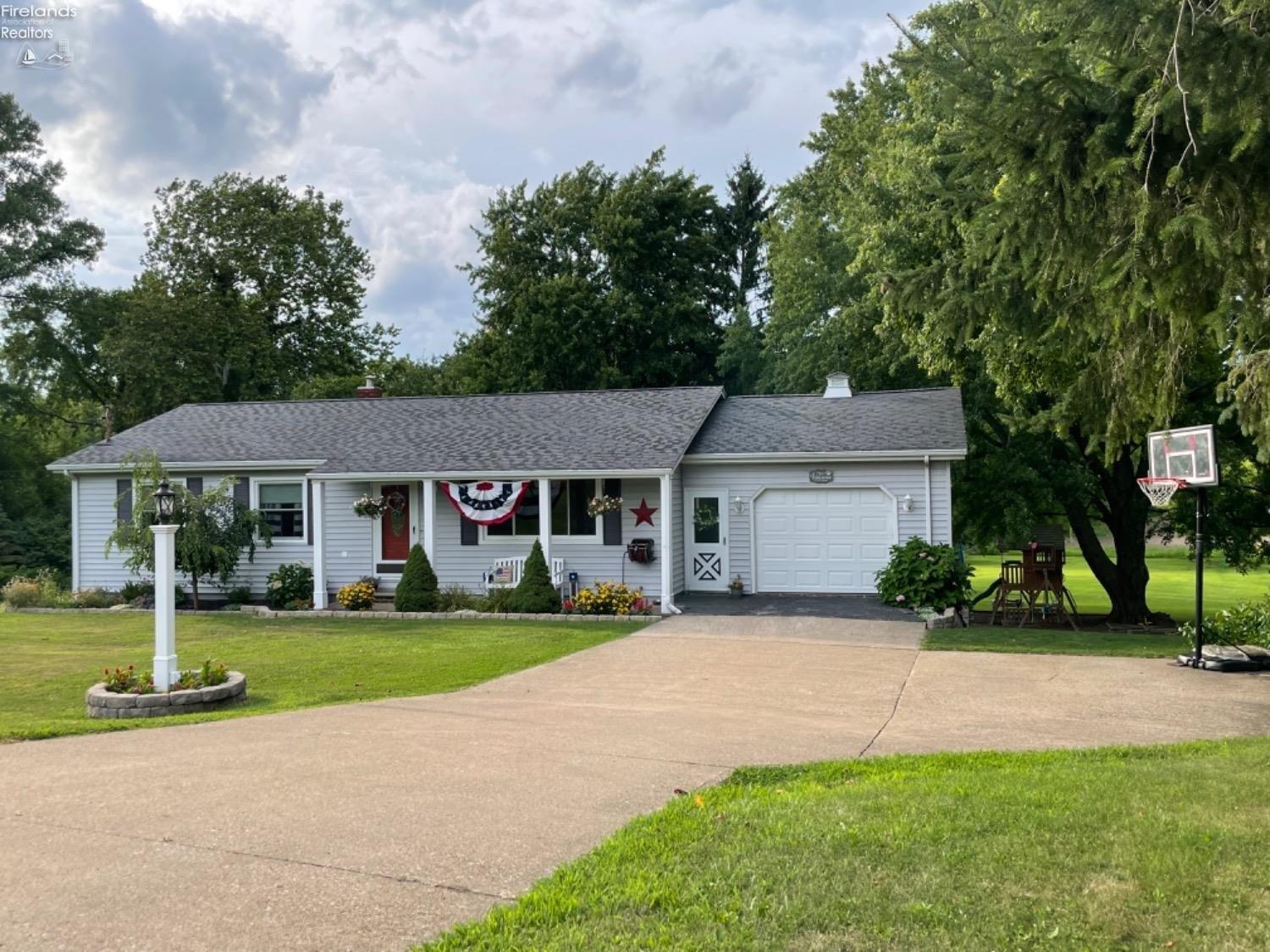N Ridge Rd, Amherst, OH 44001