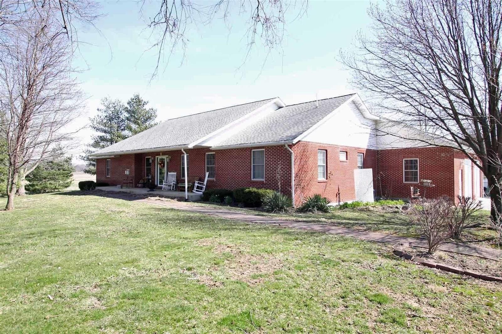 Buffalo Rd, Highland, IL 62249
