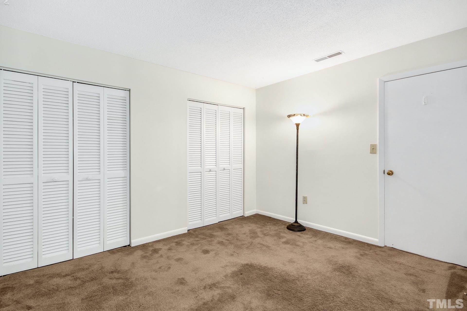 Hidden Valley Dr, Chapel Hill, NC 27516