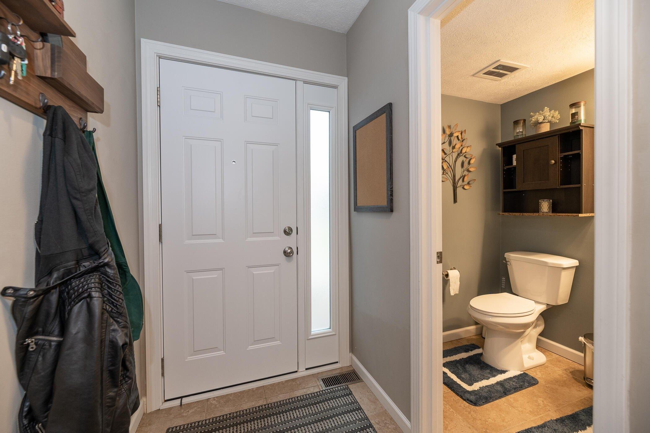 Carberry Hill Ct, Kalamazoo, MI 49006