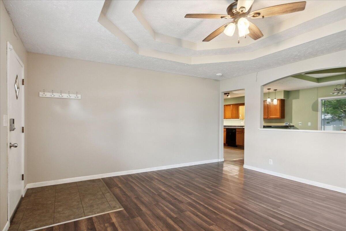 E Smith St, Springfield, MO 65803
