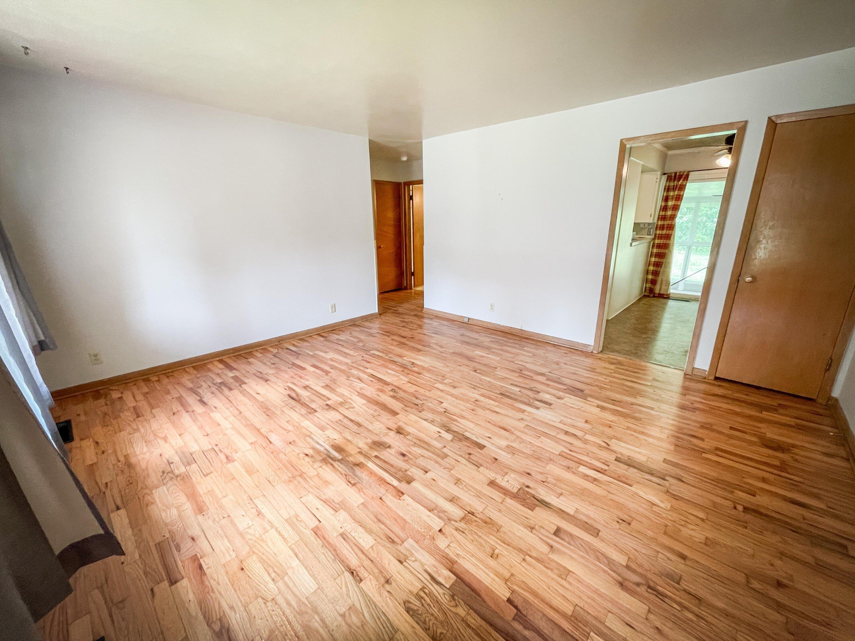S Thelma Ave, Springfield, MO 65807