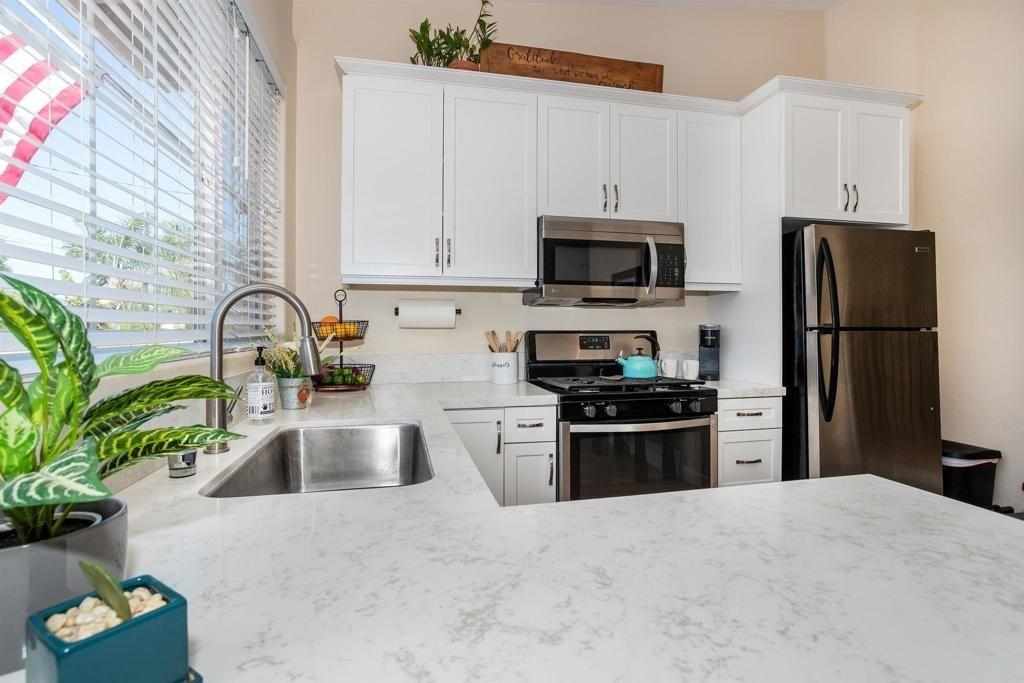 Mountain View Dr, Escondido, CA 92027