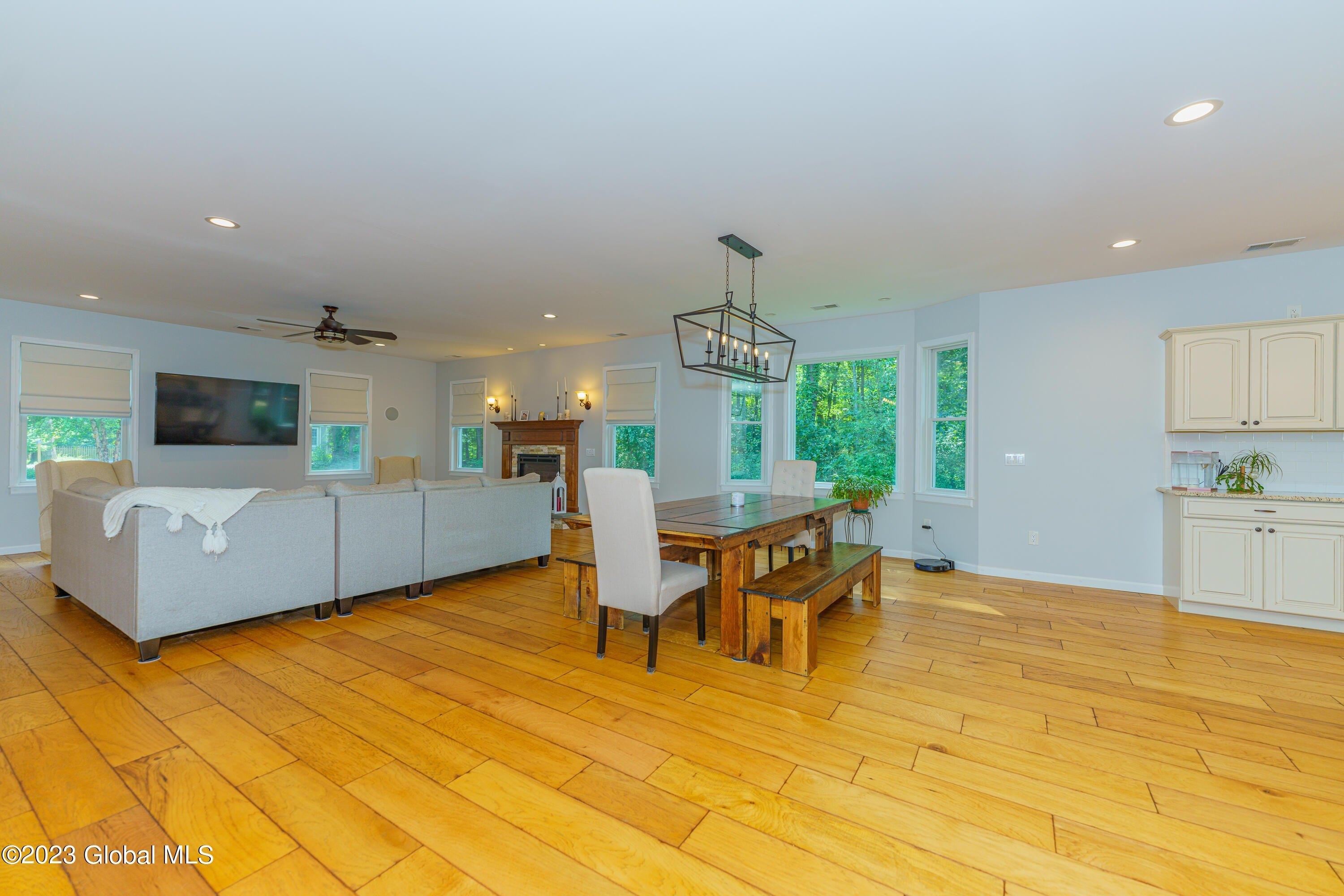 Dyer Switch Rd, Saratoga Springs, NY 12866