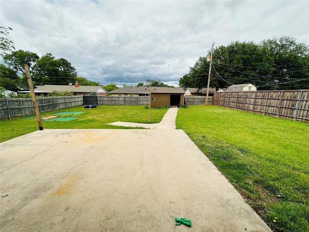 Temple Dr, Lewisville, TX 75057