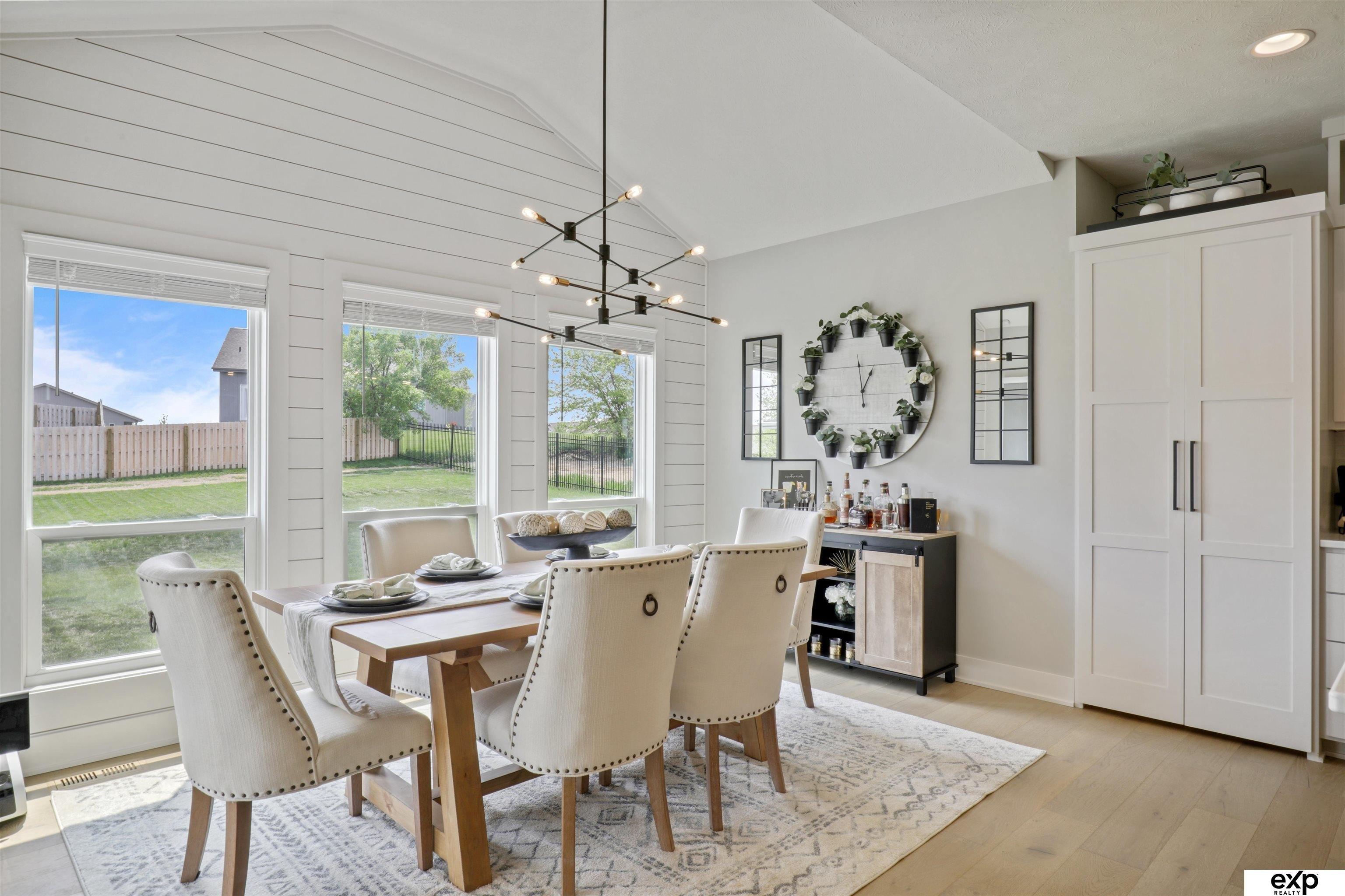 Gilder Ave, Bennington, NE 68007