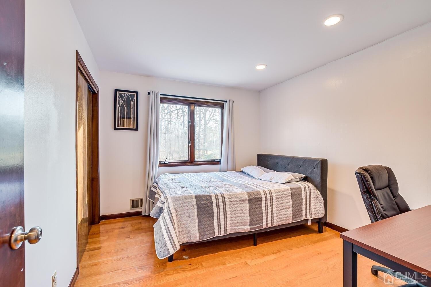 Lyric Dr, Colonia, NJ 07067