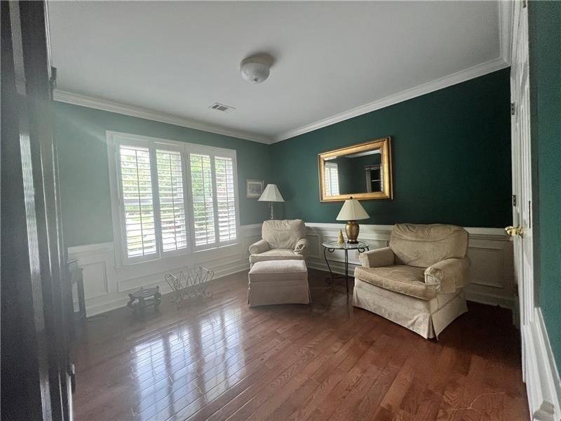 Laurel Oak Dr, Suwanee, GA 30024